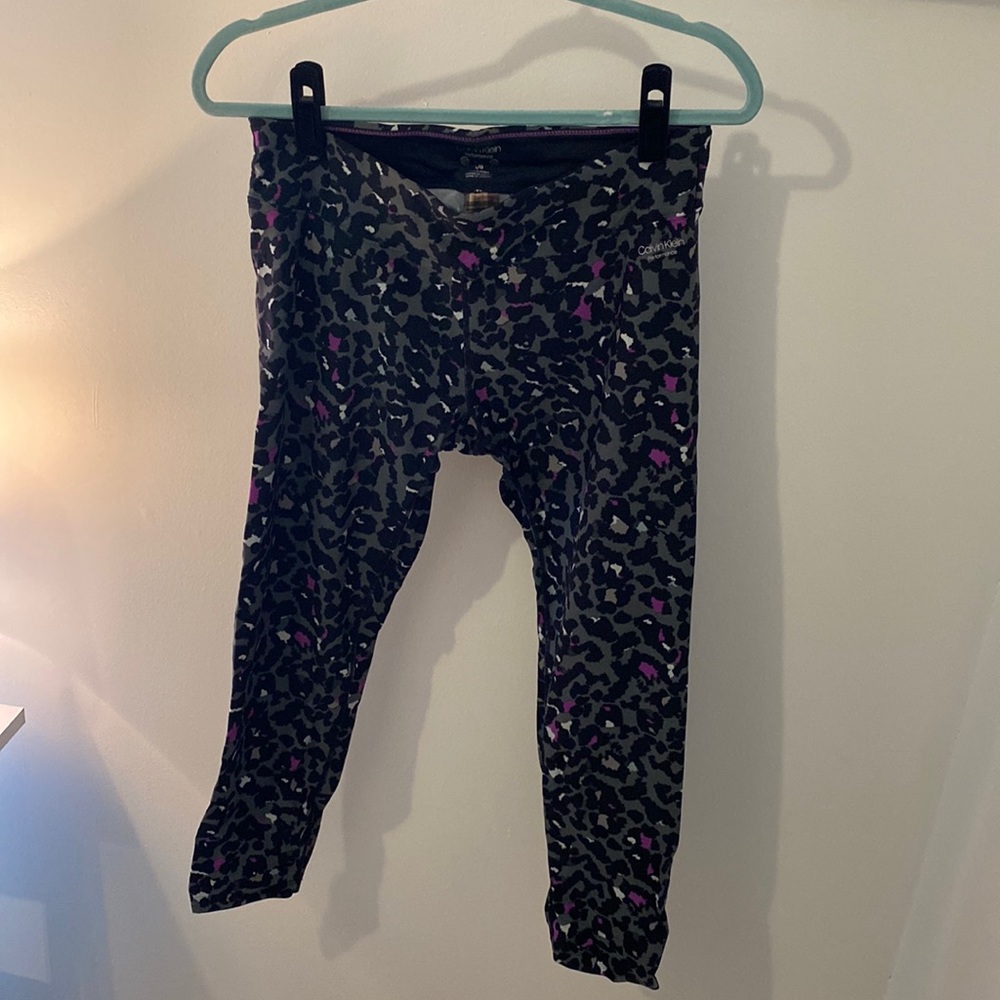 Cabin Klein cheetah cropped leggings